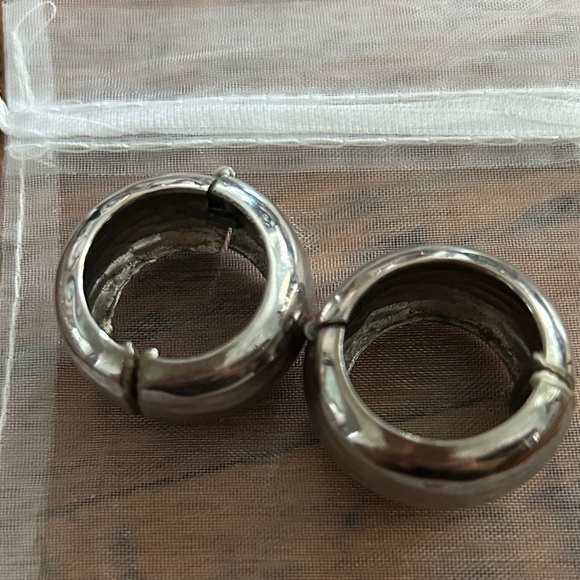 Vintage Silver‎ Hoop clip Earrings - Picture 2 of 5